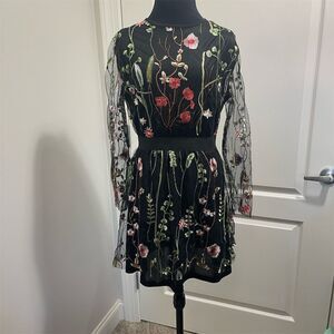 Amazon Essentials Women's Floral Embroidery Mesh Dress S
